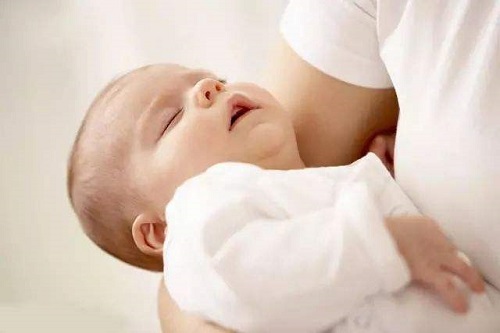 影响宝宝睡眠的因素，宝宝睡眠联想的方式总结